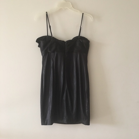 Black Sweetheart Neckline Ruffles Mini Dress - Picture 2 of 4